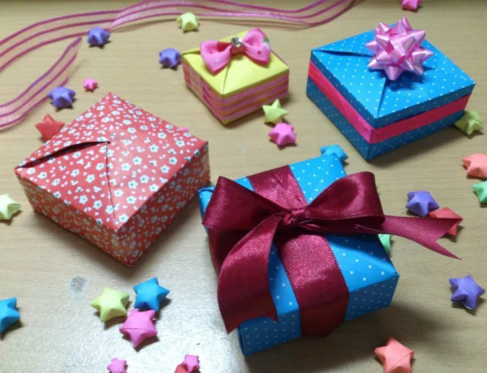 Tips Mengemas Kado Dengan Mudah dan Simple